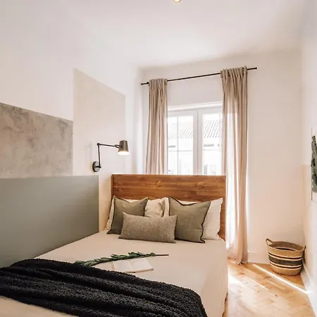 Apartman Meran - 3 Bedrooms And Terrace In Alvalade *