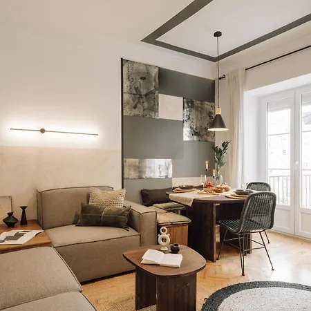 Meran - 3 Bedrooms And Terrace In Alvalade Lägenhet