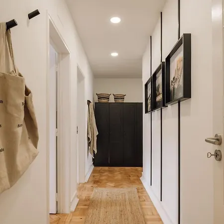 Meran - 3 Bedrooms And Terrace In Alvalade 리스본