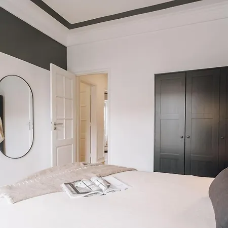 Meran - 3 Bedrooms And Terrace In Alvalade